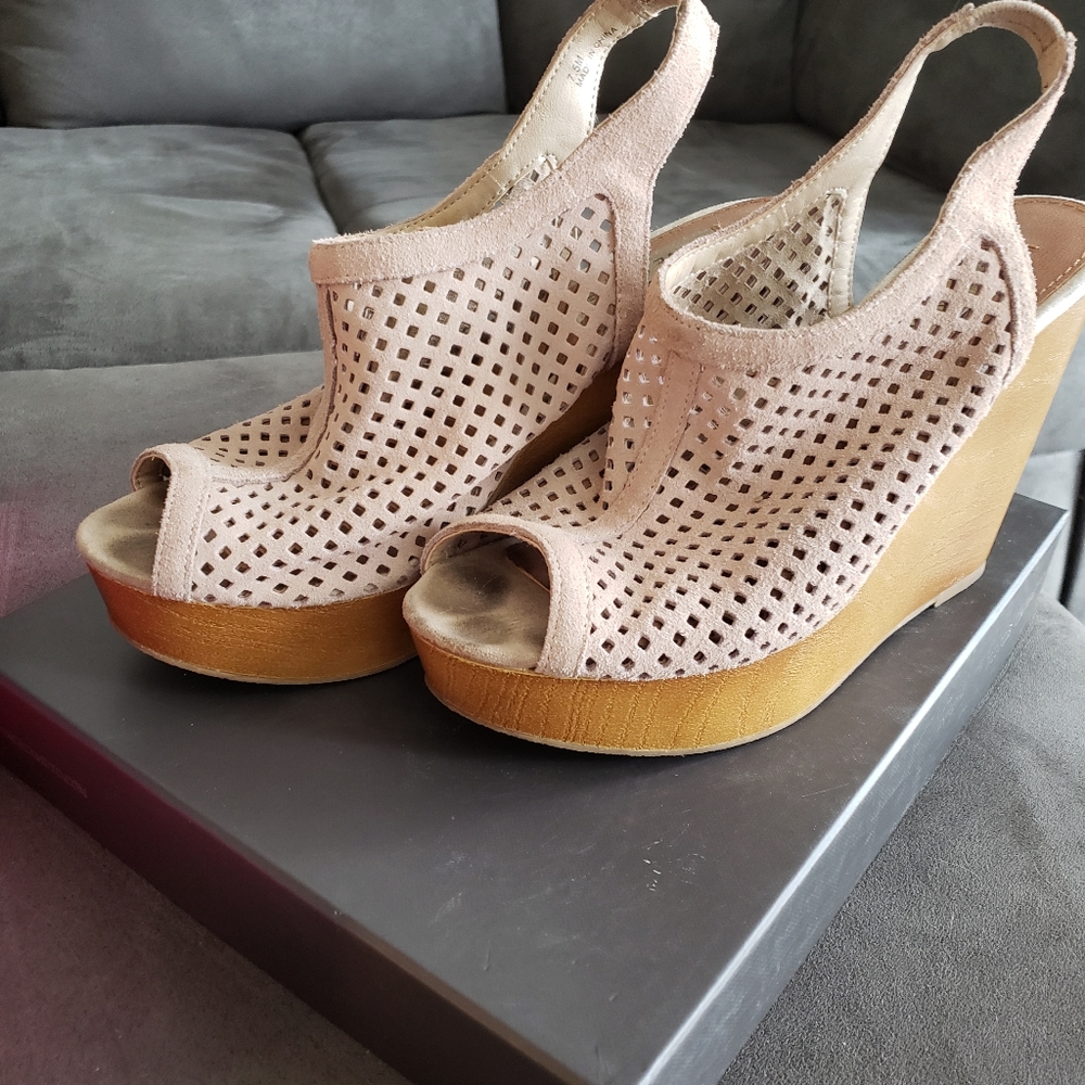 Shoes - Picture 3 of 11